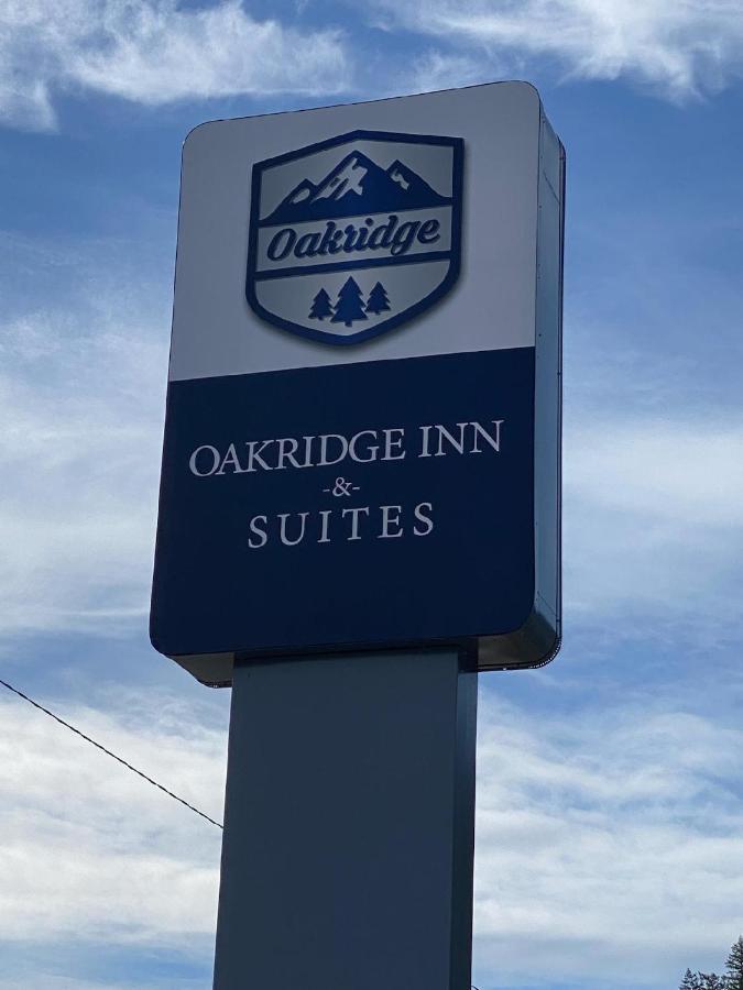 Oakridge Inn & Suites Exteriér fotografie