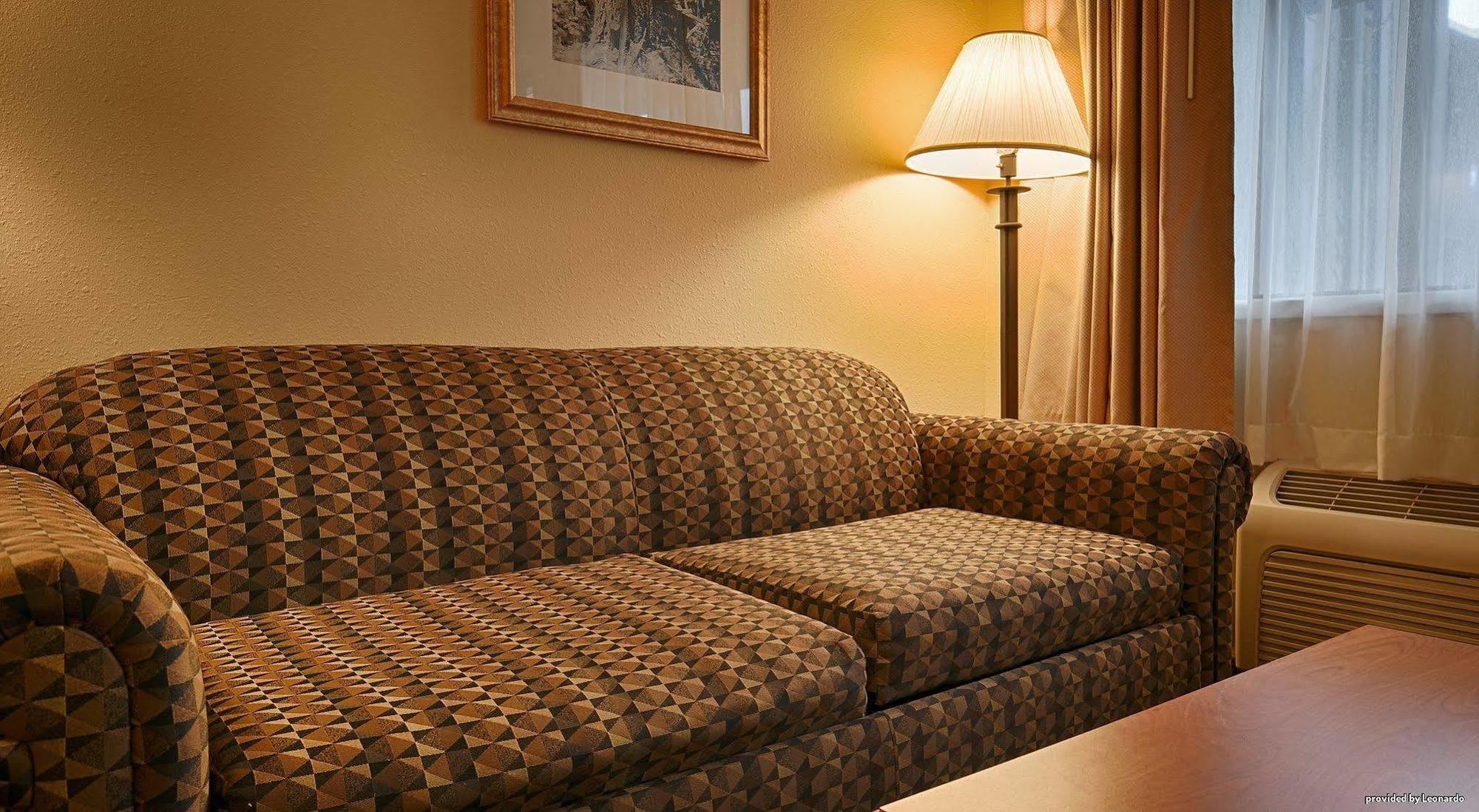 Oakridge Inn & Suites Exteriér fotografie
