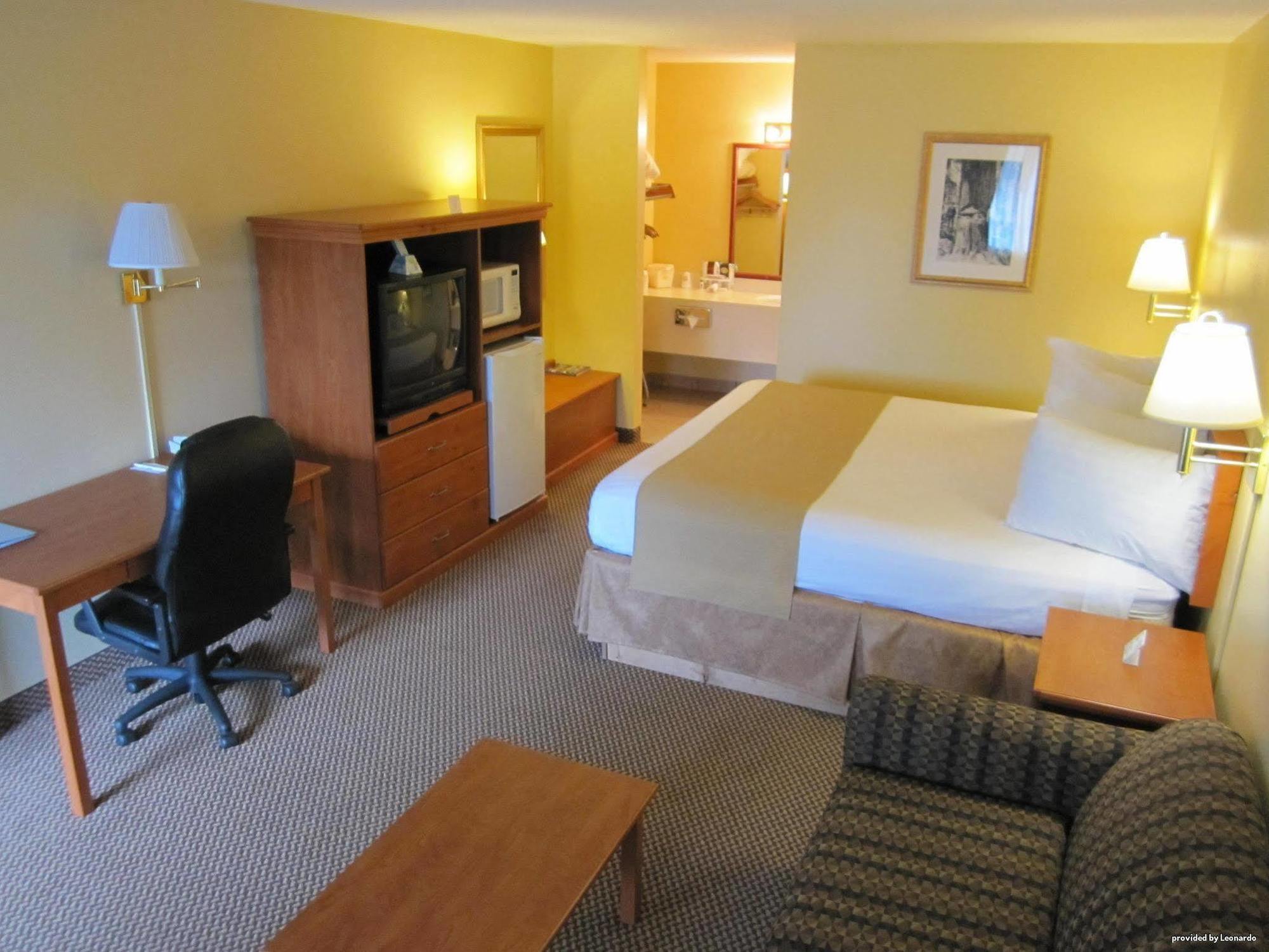 Oakridge Inn & Suites Exteriér fotografie