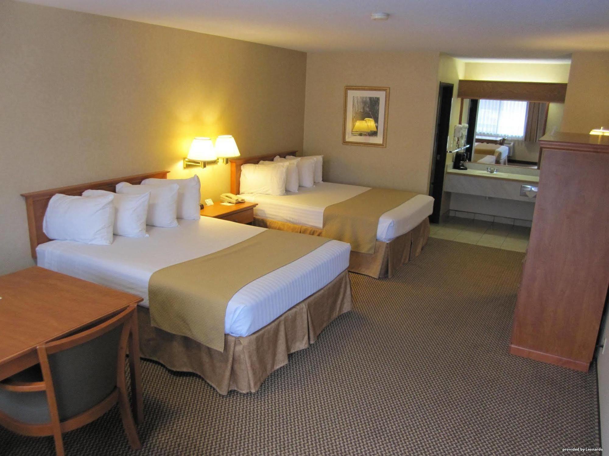 Oakridge Inn & Suites Exteriér fotografie