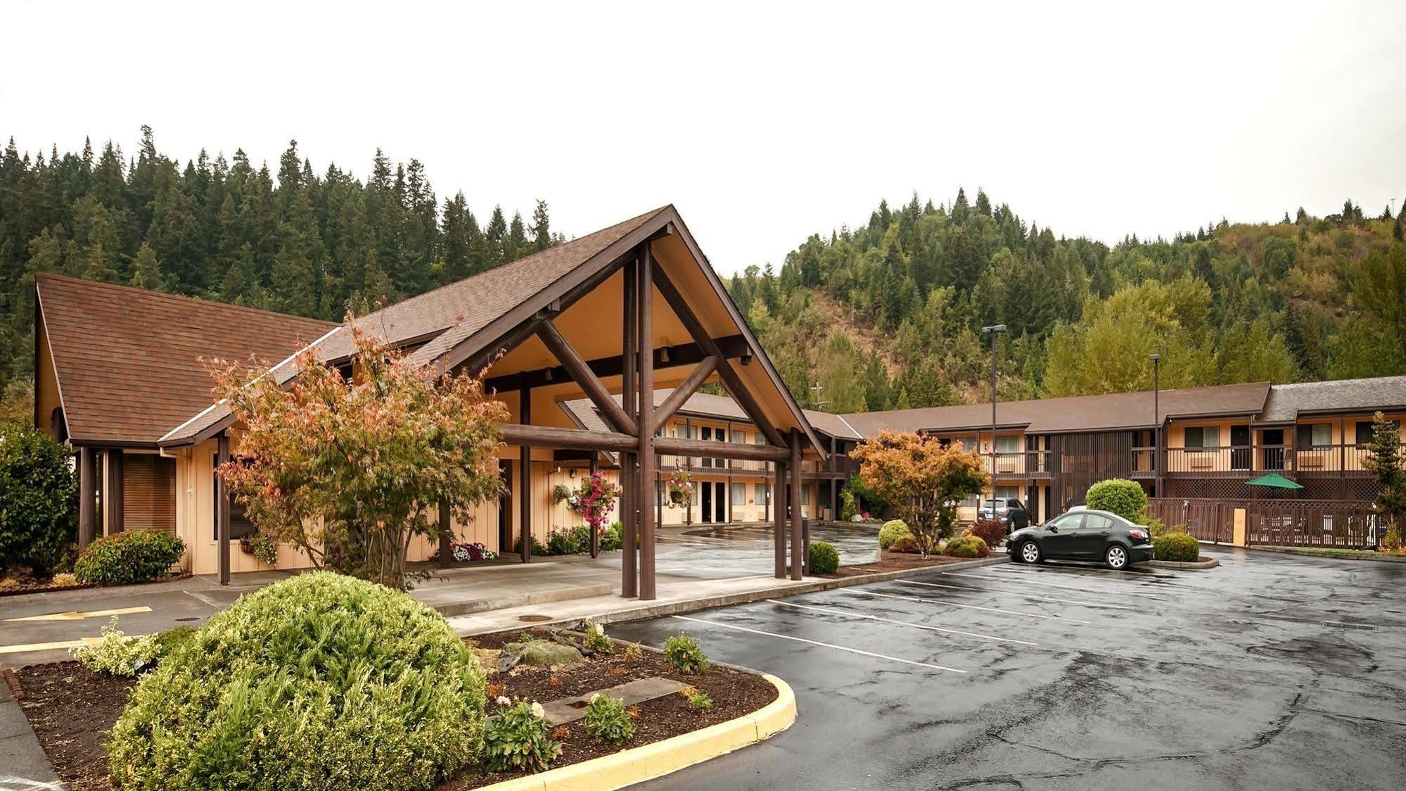 Oakridge Inn & Suites Exteriér fotografie
